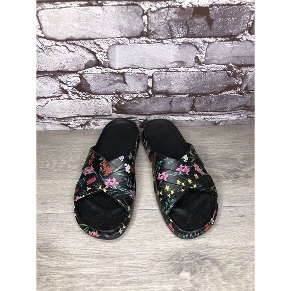 Cole Haan Grand Os. 25390 Black Rubber Floral Print Sandals Women Sz 7B US/38EU - Picture 14 of 16